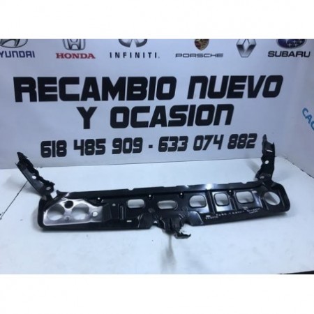 Traviesa frente ford transit tourne connect