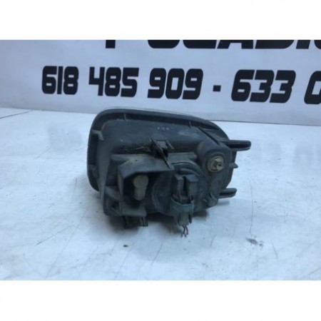 Faro antinieblas derecho nissan bluebird