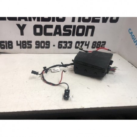 Caja fusibles volvo v40 usada