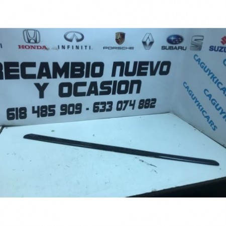 Moldura fiat 500 izquierda usada