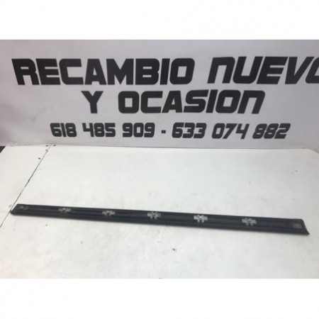 Moldura puerta mercedes w203