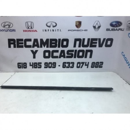 Moldura puerta mercedes w203