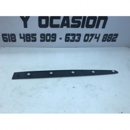 Moldura puerta fiat stilo